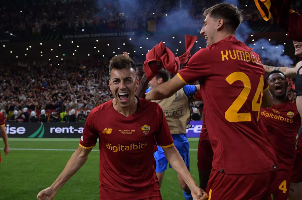  霍芬海姆新援闪耀首秀，梅开二度助球队登顶